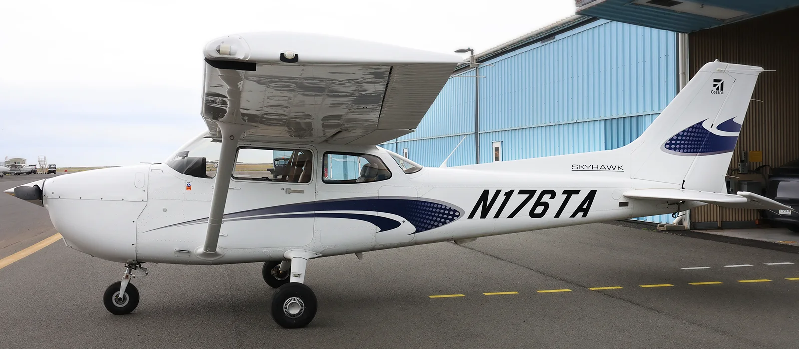 N176ta Cessan Skyhawk 182 hawaii airplane rentals