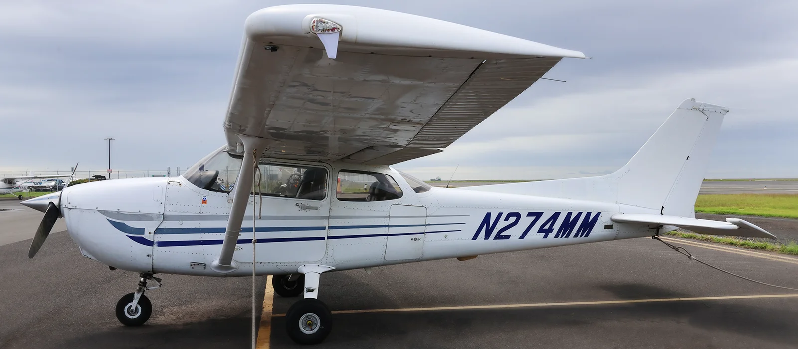 N274mm Cessna 182 hawaii airplane rentals